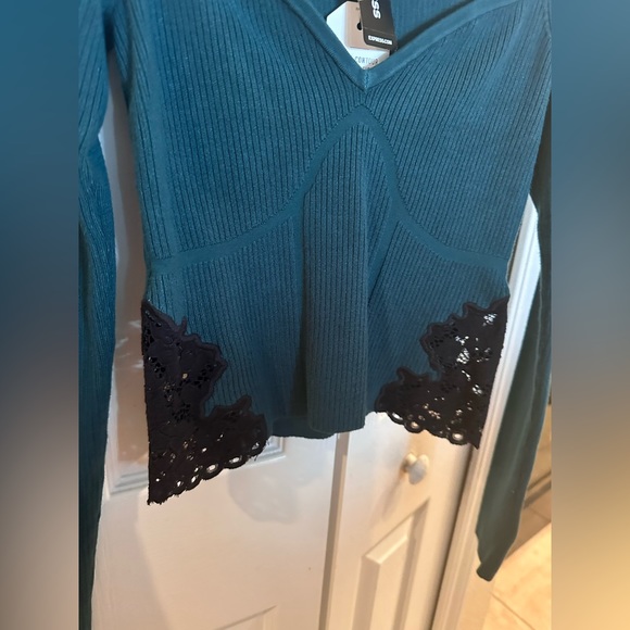 Express body contour Lace Top in emerald green - Picture 5 of 8